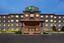 Seamless Travel Denver Colorado Airport Shuttle Service at Holiday Inn Express Denver Airport