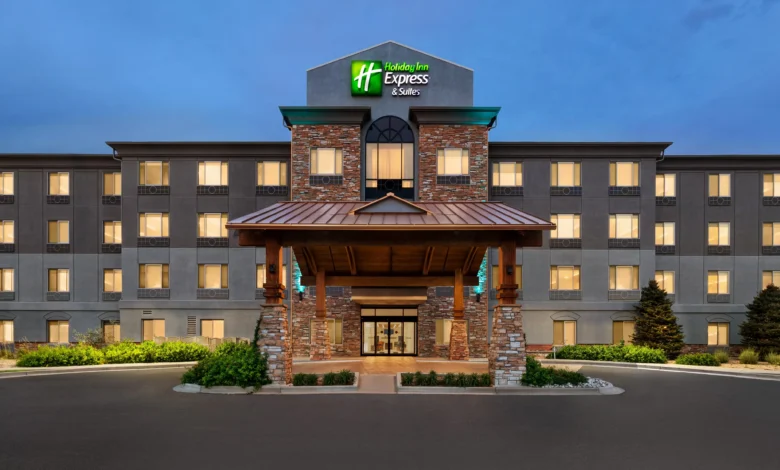 Seamless Travel Denver Colorado Airport Shuttle Service at Holiday Inn Express Denver Airport